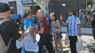 Personal policial reprimió ferozmente a los jubilados