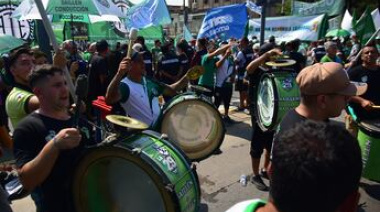 En Córdoba marchan gremios públicos y privados en rechazo a la reforma laboral de MIlei