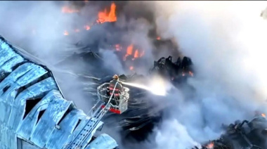 Incendio en un deposito de Benavídez