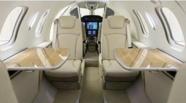 Confirmado: Adorni, su familia y un amigo viajaron a Punta del Este en lujoso jet privado