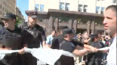 La PFA y la Policía de la Ciudad reprimieron a discapacitados que protestaban frente a Casa Rosada