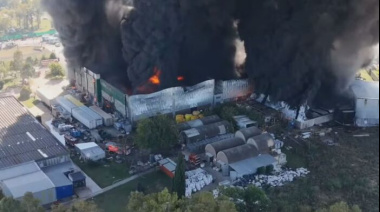 Incendio en un depósito de pinturas en Franciso Álvarez