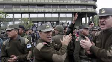 Las Fuerzas federales convocaron a un abrazo solidario en reclamo por los bajos sueldos y la falta de cobertura médica