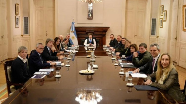 Gabinete completo para un nuevo gesto de respaldo a Manuel Adorni