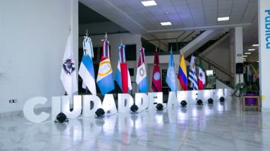 Conversatorio sobre “La transformación del aprendizaje y el empleo" en el 1° encuentro anual de ciudades del Aprendizaje