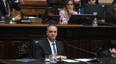  Manuel Adorni, rechazó la posibilidad de presentar la renuncia a su cargo y señaló: “Por el contrario estoy acá dando la cara”