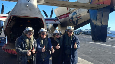 Milei viajó a Mar del Plata para fotografiarse en el portaaviones estadounidense USS Nimitz
