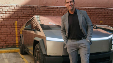 El diputado jujeño Manuel Quintar apareció con un Tesla en la cochera del Congreso