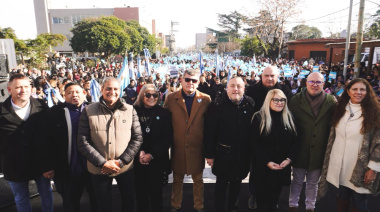 Los estudiantes paceños prometieron lealtad a la Bandera