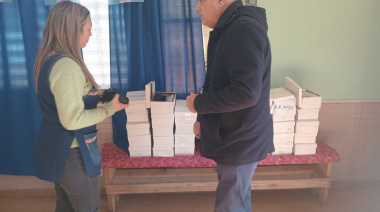 Entrega de calzado en Jardines y Escuelas primarias del distrito
