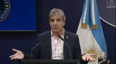 Caputo presentó el programa financiero hasta 2027