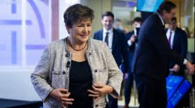 La directora del FMI respaldó la estrategia del Banco Central para fortalecer las reservas y dijo “sigan comprando” dólares