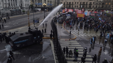 Brutal represión frente al Congreso