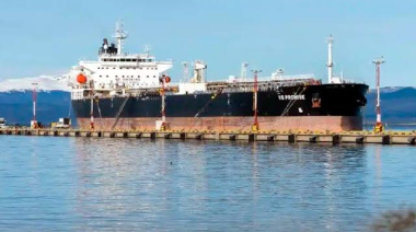 Un buque inglés amarró en el Puerto de Ushuaia: conflicto con Nación