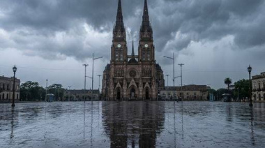 Miles de fieles comenzaron la Peregrinación a Luján bajo la tormenta