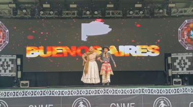 Representantes de ballet folklórico municipal en uno de los festivales más importantes del país