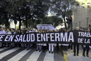 Abrazo al Hospital de Clínicas en reclamo de mayor presupuesto
