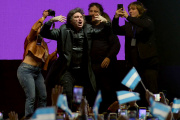 Milei cerró su campaña en Moreno con críticas e insultos al kirchnerismo y agradecimientos a su hermana Karina