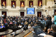 Se aprobó en Diputados la Reforma laboral de Milei en medio del paro, represión y escándalos