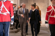 Quién solventó los viáticos y la estadía de Kicillof en España?
