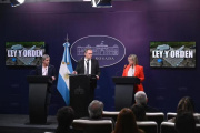 Conferencia de prensa de Adorni: sin respuestas y  acompañado de Caputo y Monteoliva