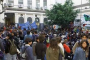 Estudiantes tomaron el Pellegrini y el Buenos Aires