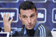 Scaloni confirmó la lista de jugadores que irán al Mundial