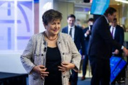 La directora del FMI respaldó la estrategia del Banco Central para fortalecer las reservas y dijo “sigan comprando” dólares