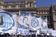 Marchan los endeudados, las centrales sindicales y los movimientos sociales