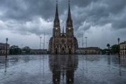 Miles de fieles comenzaron la Peregrinación a Luján bajo la tormenta