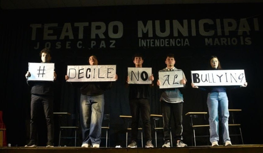 "Un día mas, bullying" se vió en el Teatro Municipal de José C Paz